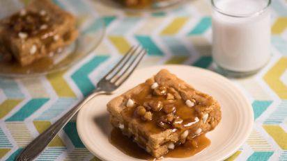 Applebee S Walnut Blondie With Maple Butter Sauce Recipe Food Com