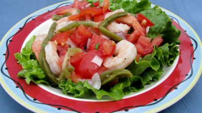 Ensalada De Nopales Y Camarones Cactus And Shrimp Salad Recipe Mexican Food Com