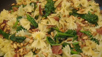 Spinach Bacon And Pine Nut Pasta Recipe Italian Food Com