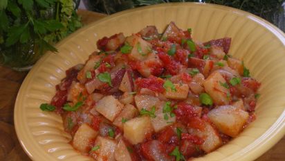 Portuguese Style Redskin Potato Salad With Tomatoes And Garlic