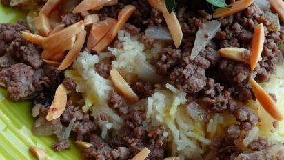 Timman Z Affaran Iraqi Saffron Rice With Meat Recipe Food Com