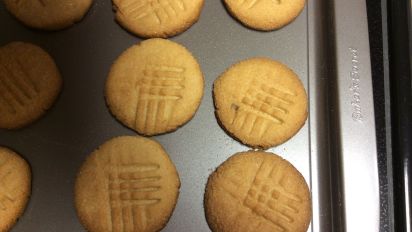 Peanut Butter Shortbread Cookies Recipe Food Com In a large bowl beat butter and peanut butter with a mixer on medium to high 30 seconds. peanut butter shortbread cookies