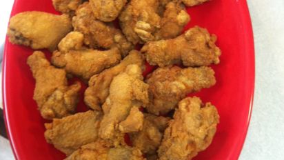 Get Spicy Fried Chicken Wings Recipe Background