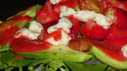 Strawberry Goat Cheese And Roasted Walnut Salad With Strawberry