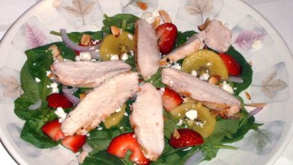 Strawberry And Kiwi Spinach Salad With Grilled Chicken Breast