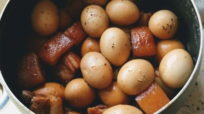 Vietnamese Braised Pork Belly Eggs Recipe Food Com Braise pork belly (dong po rou) is surprisingly simple to prepare because it only involves six ingredients. vietnamese braised pork belly eggs