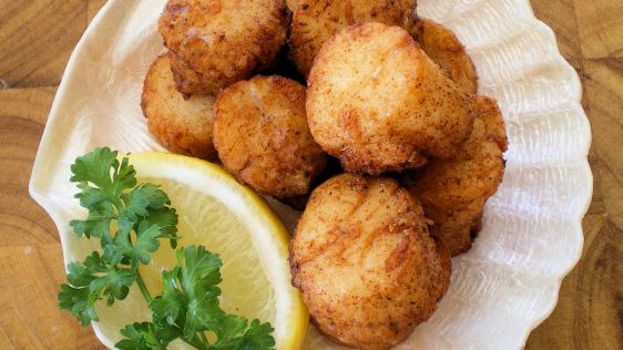 Fried Scallops | http://homemaderecipes.com/healthy/dinner/12-scallop-recipes/