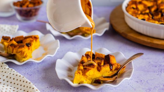 Old-Fashioned Bread Pudding With Caramel Sauce