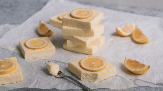 Low-Carb Lemon Cheesecake Bars
