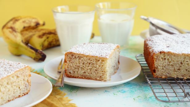 Banana Cinnamon Snack Cake