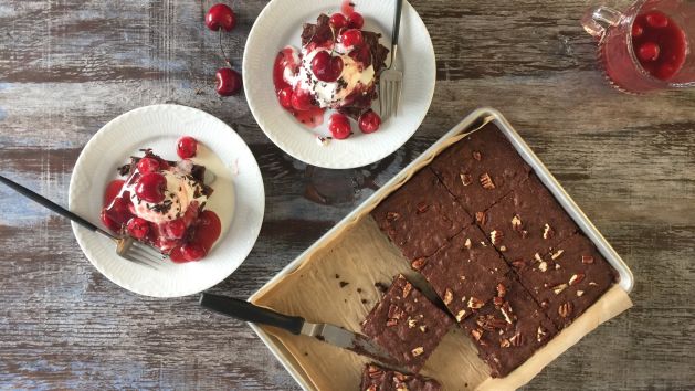 Light My Fire Brownie Sundaes