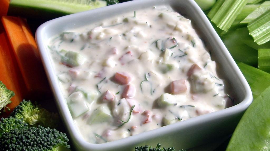 Greek tzatziki dip with cucumber and herbs