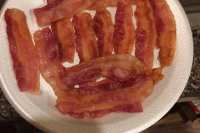 How To Make Quick & Easy Bacon in the Microwave