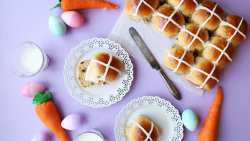 hot cross buns