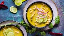 chicken khao soi