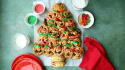 orange cranberry cinnamon roll tree