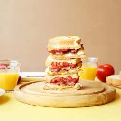 bacon & egg sandwich