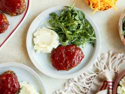 Lil' Cheddar Meatloaves