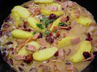 Chicken With Apple, Cranberry and Bacon