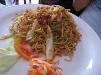 Vegetarian Mi Goreng (Indonesian Fried Noodles)