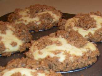 Mini Pecan Crumb Cakes