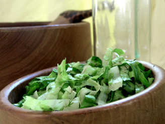 Salata Marouli (Romaine Lettuce Salad)