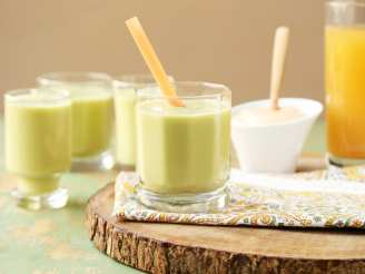 Avocado, Pineapple and Apricot Smoothie