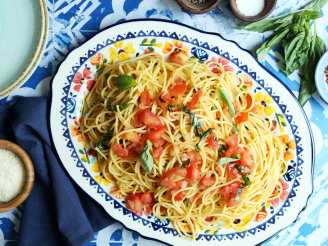 Spaghetti With Fresh Tomatoes and Basil