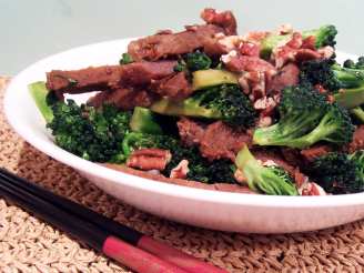 Stir-Fried Beef, Broccoli and Pecans in Garlic Sauce