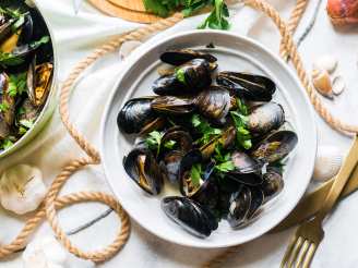 Mussels in White Wine and Garlic