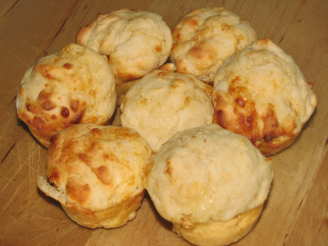 Quick Cheese Muffins