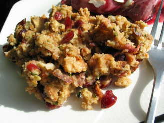 Simple Cranberry and Toasted Walnut Stuffing