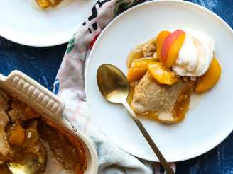 Crumbly Peach Cobbler
