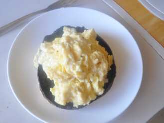 Creamy Cheesy Scrambled Eggs