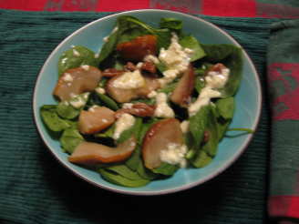 Baby Spinach, Pear and Walnut Salad