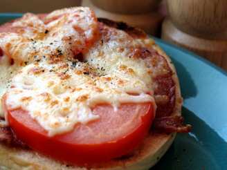 Bacon-Tomato Bagel Melts
