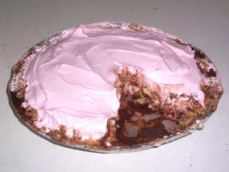 Banana Split Cheesecake Pie
