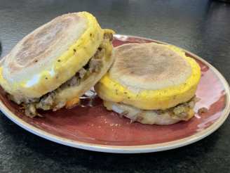 English Muffins With Eggs, Cheese and Ham