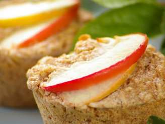 Healthy Low Fat Apple and Oatmeal Muffins