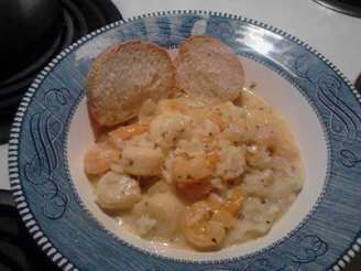 Easy Shrimp and Scallop in White Wine Sauce
