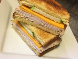 All-American Turkey & Apple Picnic Sandwich