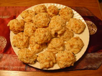 Cheddar Bay Biscuits (Red Lobster Style)