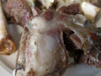 Lamb Shanks With Garlic and Port Wine - Pressure Cooker