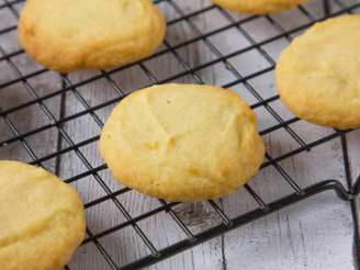 3 Ingredient Melt in Your Mouth Shortbread Cookies