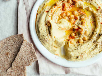 Creamy Roasted Garlic Hummus