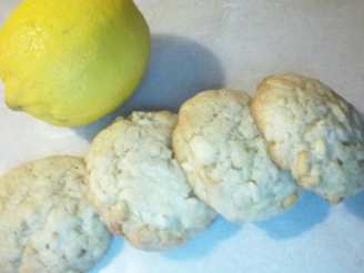Mrs. Field's Lemon Macadamia Cookies