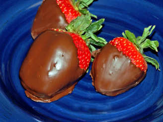 Chocolate Cover Strawberries With a Surprise Filling