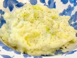 Irish Colcannon (Creamy Potatoes and Cabbage)