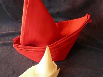 Serviette/Napkin Folding, Elegant Sail