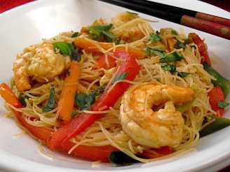 Stir-Fry Prawns / Shrimps With Vegetables and Fresh Thai Noodles